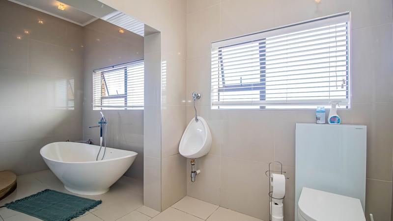 6 Bedroom Property for Sale in Dana Bay Western Cape